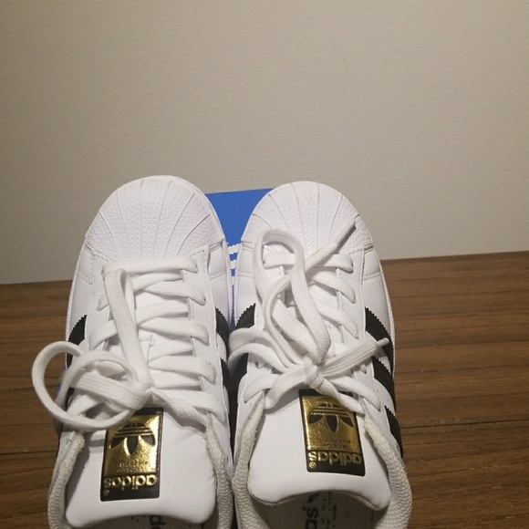 Shoes - Picture 3 of 4